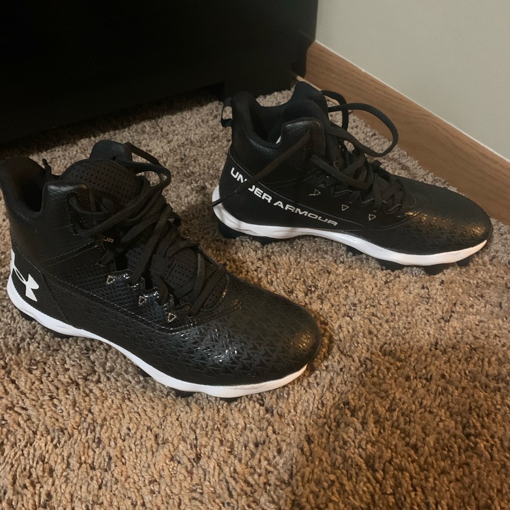 Under Armour Youth football cleats